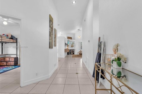 House in Fort Lauderdale, Florida 4 bedrooms, 173.91 sq.m. № 2021931 - photo 8