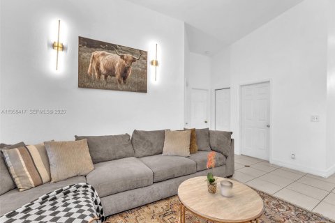 House in Fort Lauderdale, Florida 4 bedrooms, 173.91 sq.m. № 2021931 - photo 19