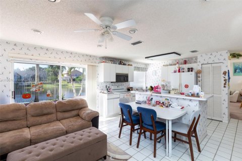 Villa ou maison à vendre à Davie, Floride: 3 chambres, 168.99 m2 № 1963944 - photo 16