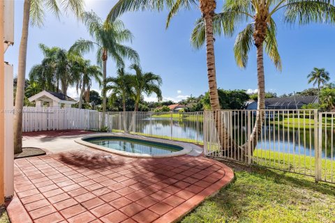 Villa ou maison à vendre à Davie, Floride: 3 chambres, 168.99 m2 № 1963944 - photo 5