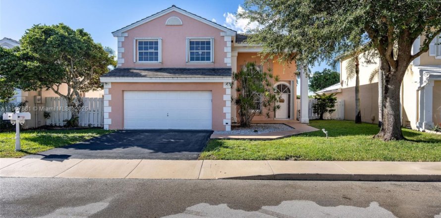 Villa ou maison à Davie, Floride 3 chambres, 168.99 m2 № 1963944