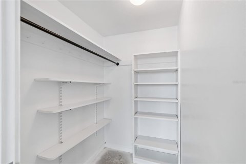 Condo in Saint Petersburg, Florida, 2 bedrooms  № 2221971 - photo 18