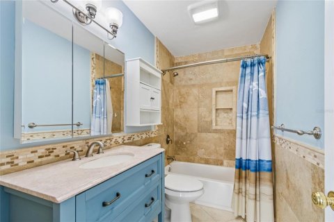 Condo in Saint Petersburg, Florida, 2 bedrooms  № 2221971 - photo 20