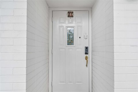 Condo in Saint Petersburg, Florida, 2 bedrooms  № 2221971 - photo 3