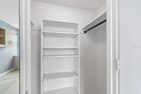Condo in Saint Petersburg, Florida, 2 bedrooms  № 2221971 - photo 19