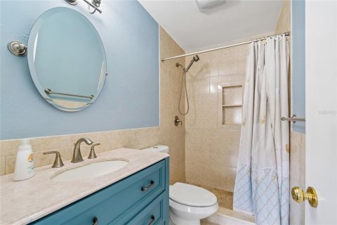 Condo in Saint Petersburg, Florida, 2 bedrooms  № 2221971 - photo 28