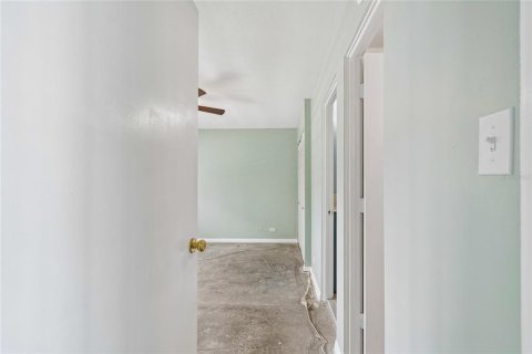 Condo in Saint Petersburg, Florida, 2 bedrooms  № 2221971 - photo 23