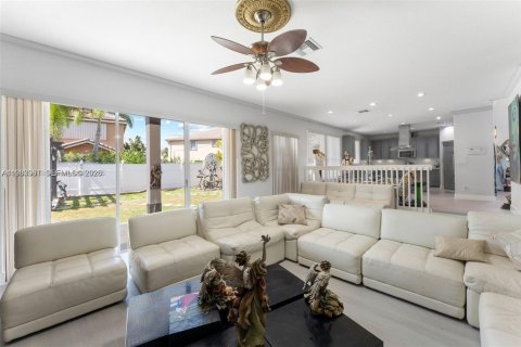 Villa ou maison à vendre à Miramar, Floride: 6 chambres, 384.34 m2 № 2025544 - photo 15