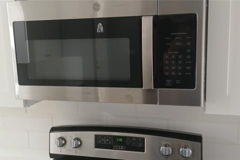 Купить виллу или дом в Тарпон-Спрингс, Флорида 8 комнат, 151.52м2, № 2237467 - фото 24