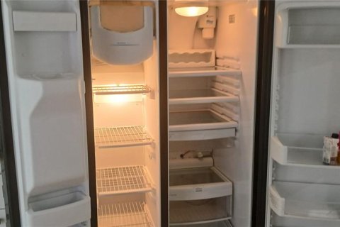 Купить виллу или дом в Тарпон-Спрингс, Флорида 8 комнат, 151.52м2, № 2237467 - фото 26
