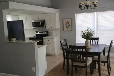 Купить виллу или дом в Тарпон-Спрингс, Флорида 8 комнат, 151.52м2, № 2237467 - фото 5