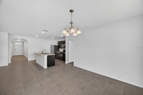 House in Zephyrhills, Florida 3 bedrooms, 157 sq.m. № 1915619 - photo 29