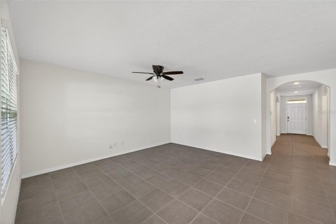 House in Zephyrhills, Florida 3 bedrooms, 157 sq.m. № 1915619 - photo 22