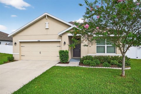 House in Zephyrhills, Florida 3 bedrooms, 157 sq.m. № 1915619 - photo 5