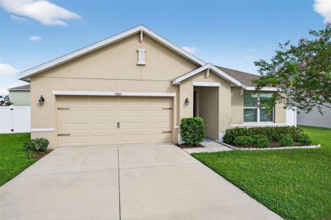 House in Zephyrhills, Florida 3 bedrooms, 157 sq.m. № 1915619 - photo 1