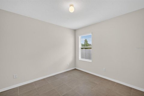 House in Zephyrhills, Florida 3 bedrooms, 157 sq.m. № 1915619 - photo 14