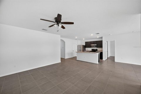 House in Zephyrhills, Florida 3 bedrooms, 157 sq.m. № 1915619 - photo 23