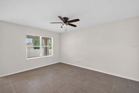 House in Zephyrhills, Florida 3 bedrooms, 157 sq.m. № 1915619 - photo 25