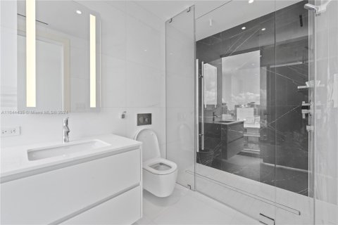 Condo in Miami, Florida, 3 bedrooms  № 1775130 - photo 26