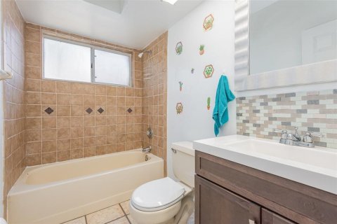 Villa ou maison à vendre à Titusville, Floride: 4 chambres, 156.35 m2 № 1883398 - photo 24