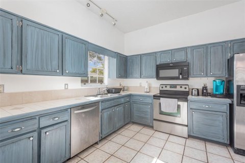 Villa ou maison à vendre à Titusville, Floride: 4 chambres, 156.35 m2 № 1883398 - photo 12