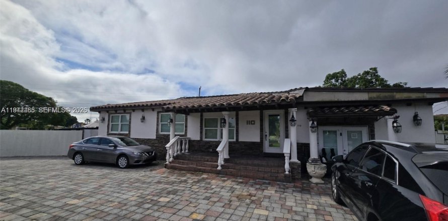 Villa ou maison à Hialeah, Floride 1 chambre, 153.38 m2 № 1999974