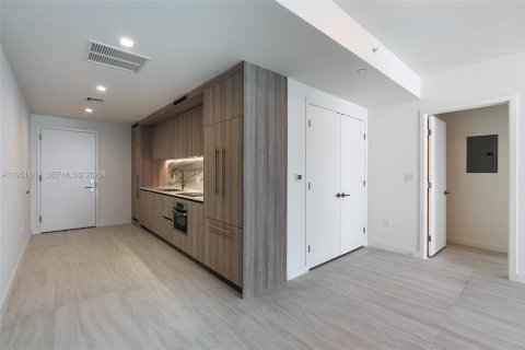 Condominio en venta en Miami, Florida, 50.07 m2 № 2006082 - foto 12