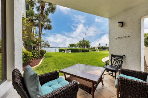 Condo in Englewood, Florida, 2 bedrooms  № 667319 - photo 16