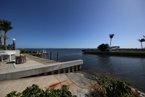 Condo in Englewood, Florida, 2 bedrooms  № 667319 - photo 25