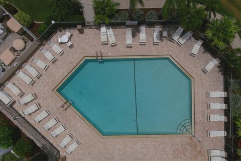 Condo in Englewood, Florida, 2 bedrooms  № 667319 - photo 21