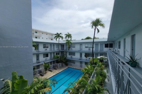 Appartement à louer à Miami Beach, Floride: 1 chambre, 65.03 m2 № 1974626 - photo 1