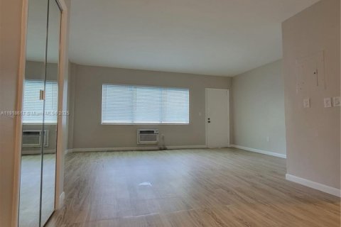 Appartement à louer à Miami Beach, Floride: 1 chambre, 65.03 m2 № 1974626 - photo 8