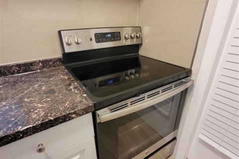 Appartement à louer à Miami Beach, Floride: 1 chambre, 65.03 m2 № 1974626 - photo 4