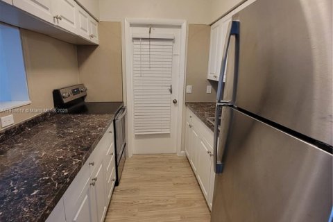 Appartement à louer à Miami Beach, Floride: 1 chambre, 65.03 m2 № 1974626 - photo 3