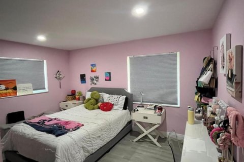 House in North Lauderdale, Florida 4 bedrooms, 200.58 sq.m. № 2175590 - photo 6