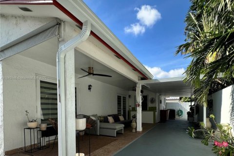 Villa ou maison à vendre à Miami, Floride: 3 chambres, 161.28 m2 № 1840819 - photo 3