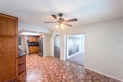 House in Spring Hill, Florida 3 bedrooms, 156.26 sq.m. № 2361079 - photo 12