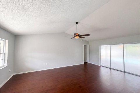 House in Spring Hill, Florida 3 bedrooms, 156.26 sq.m. № 2361079 - photo 14