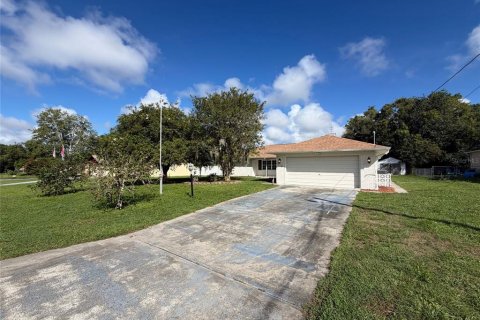 House in Spring Hill, Florida 3 bedrooms, 156.26 sq.m. № 2361079