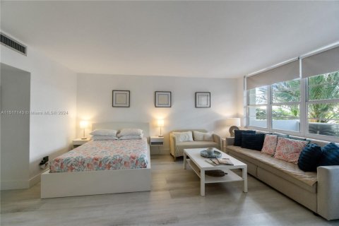 Condominio en alquiler en Miami Beach, Florida, 49.24 m2 № 2059881 - foto 5