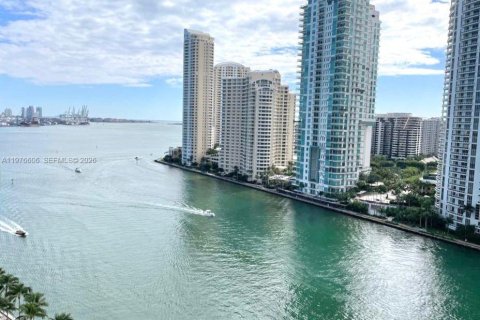 Снять в аренду кондоминиум в Майами, Флорида 2 спальни, 94.2м2, № 2040548 - фото 7