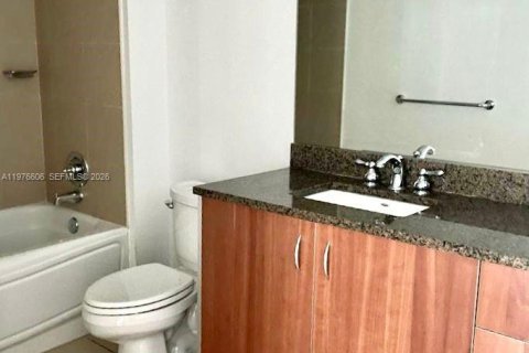 Снять в аренду кондоминиум в Майами, Флорида 2 спальни, 94.2м2, № 2040548 - фото 16