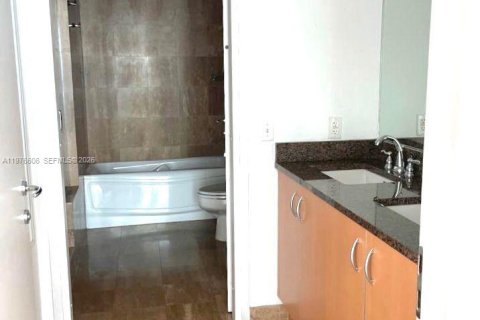 Снять в аренду кондоминиум в Майами, Флорида 2 спальни, 94.2м2, № 2040548 - фото 18