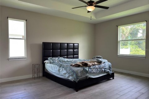House in Palm Bay, Florida 4 bedrooms, 197.79 sq.m. № 1901030 - photo 23