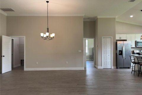 House in Palm Bay, Florida 4 bedrooms, 197.79 sq.m. № 1901030 - photo 13