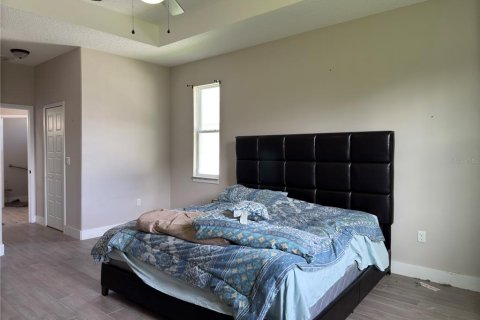 House in Palm Bay, Florida 4 bedrooms, 197.79 sq.m. № 1901030 - photo 24