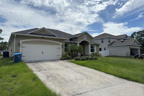 House in Palm Bay, Florida 4 bedrooms, 197.79 sq.m. № 1901030 - photo 3