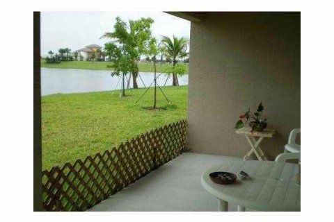 Villa ou maison à vendre à Port St. Lucie, Floride: 3 chambres, 170.66 m2 № 2413183 - photo 5