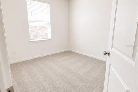 Touwnhouse à louer à Clermont, Floride: 3 chambres, 174.01 m2 № 2111074 - photo 16