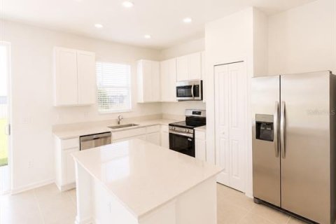 Touwnhouse à louer à Clermont, Floride: 3 chambres, 174.01 m2 № 2111074 - photo 6